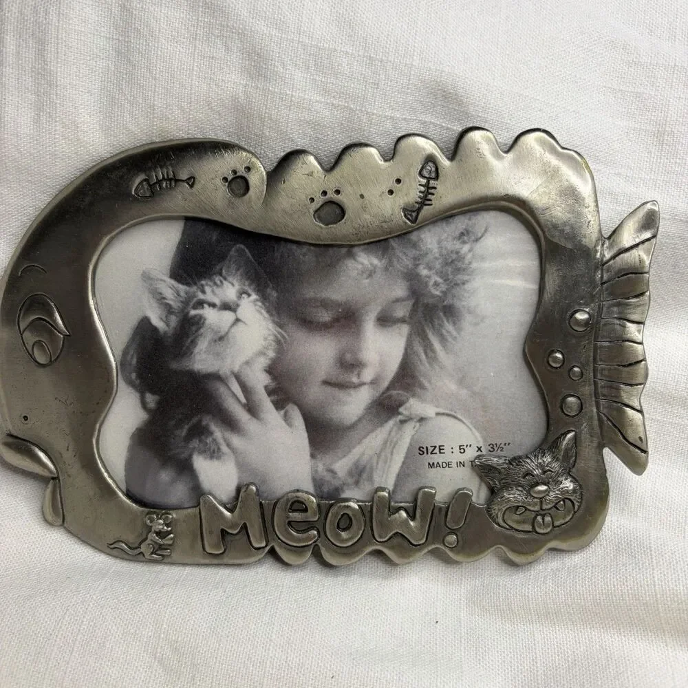 Vintage Cat Pet 3.5x5 Photo Frame Metal Pewter MEOW! Cat Mouse Fishbones Paws